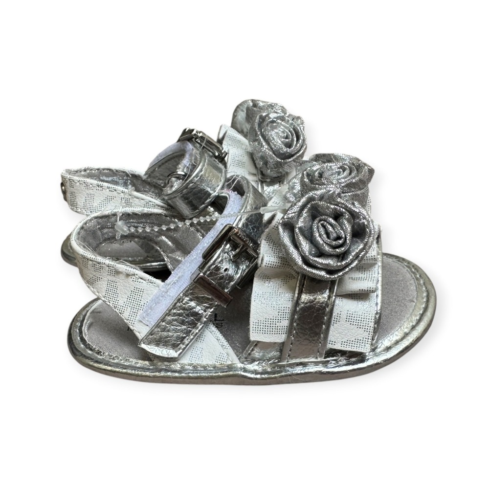 Michael Kors Baby Carina Silver Metallic Floral Rose Crib Sandals Size 3 USA - Picture 2 of 4